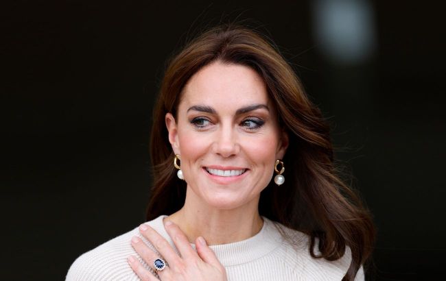 Kate Middleton makes public appearance with Prince William and King Charles III (photo)