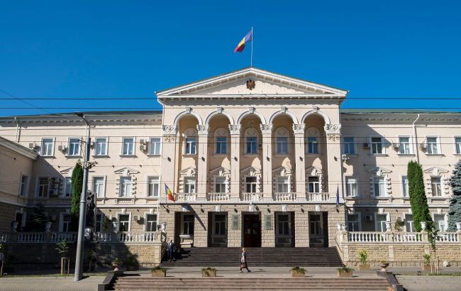 Moldova warns travelers they could be sent to front if they enter Russia
