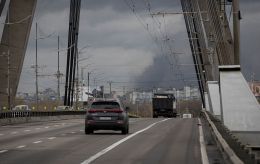 Russia strikes another key bridge in Kyiv: Roadway damaged, traffic suspended