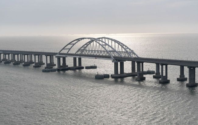 Explosions in Crimea on August 12th - Smoke rises by Crimean Bridge