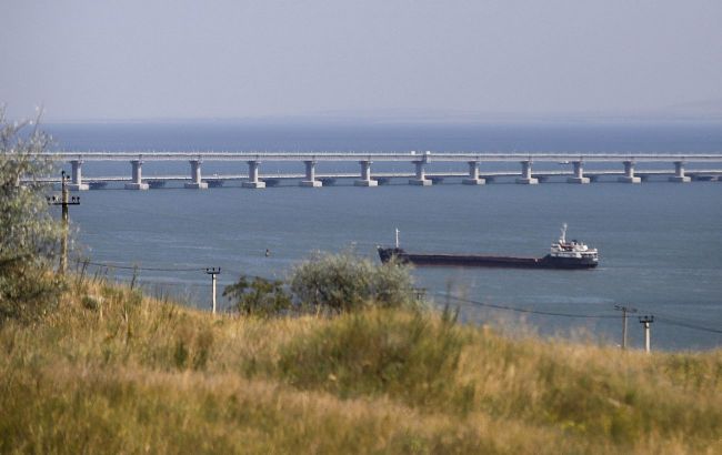 Russia halts movement across Kerch Strait ferry
