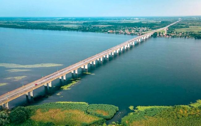 Russians strike Antonivskyi Bridge in revenge for Chonhar