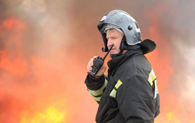 Fire engulfs local administration in Moscow region, black smoke seen over Lenin Square
