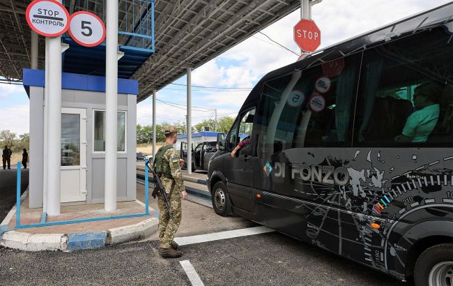 Movement to border crossings with Moldova restricted in Odesa region after Russian attack