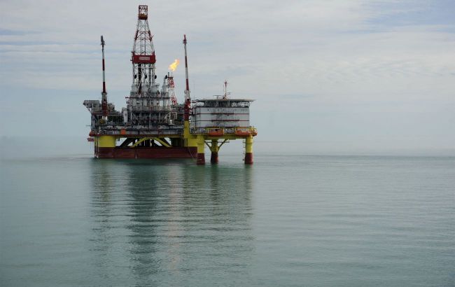 Ukrainian forces strike Russian oil rigs in Caspian Sea and air defenses