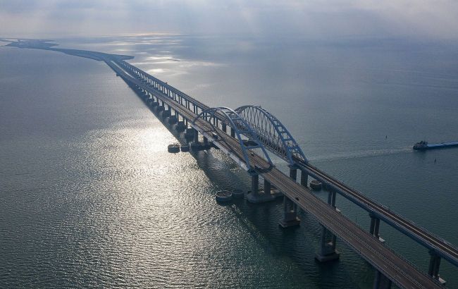 Crimean Bridge operates under restricted conditions, subjected to 'airing out' mode