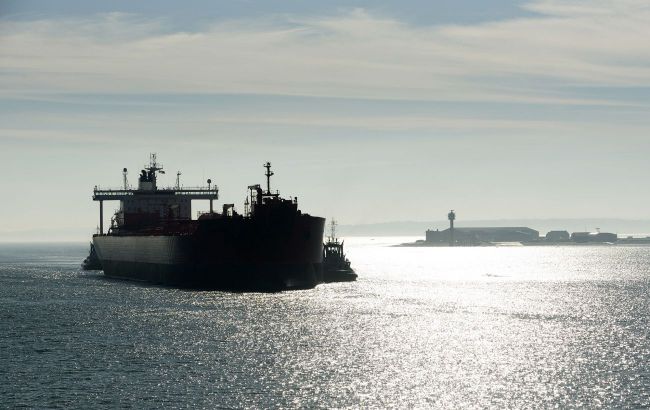Iran delivers oil to China using a zombie ship: What is known
