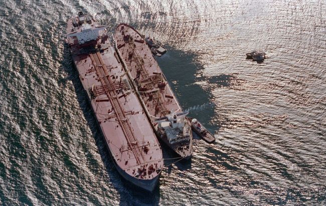 Iran war sparks global oil tanker shortage &mdash; WSJ