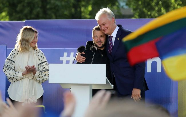Lithuanian President warns Polish leader against escalating dispute with Zelenskyy