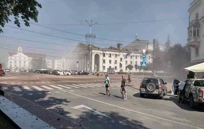 Square, polytechnic university, theater: Zelenskуy reacts to missile strike on Chernihiv