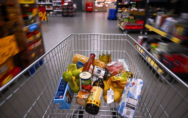 UK urges households to stockpile food over fears of Russian cyberattacks