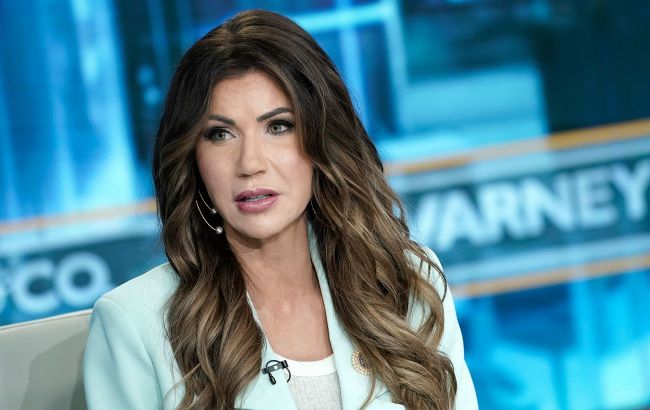 US pauses green card processing for new immigrants - What happened