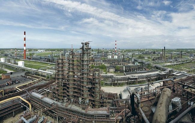 Ukraine's General Staff confirms strikes on Russian oil refinery and ammo depot