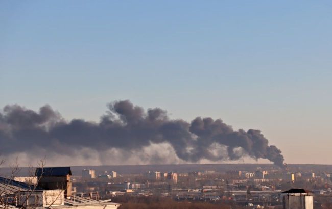 Day two of fires in Russia: warehouse burning near Moscow