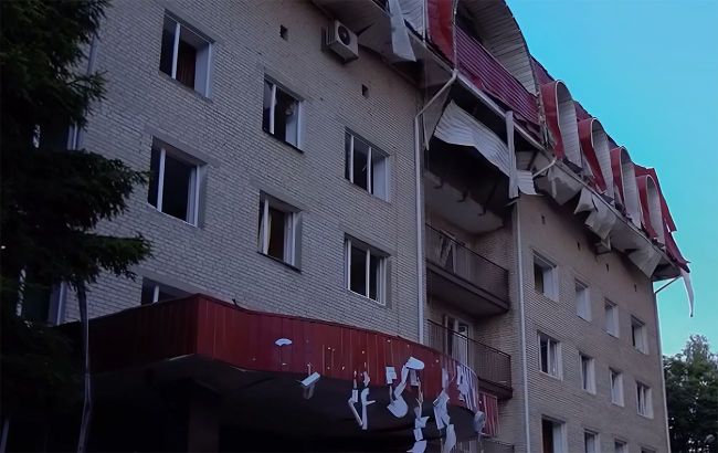 Ukrainian athletes caught in Russian missile strike on hotel, video