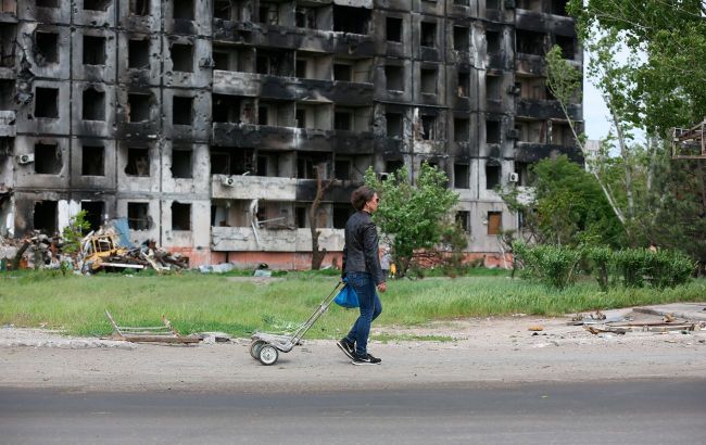 Russia employed deliberate starvation tactics in Mariupol - The Guardian