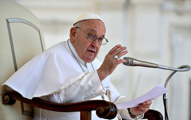 Pope calls Russians and Ukrainians cousins