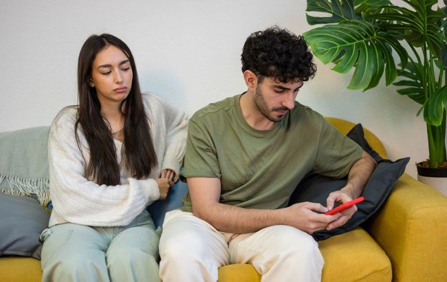 Pathological cheater alert: 7 signs your partner is unfaithful