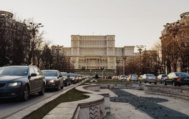 Romania&rsquo;s lower house of parliament 'silently approves' unification with Moldova
