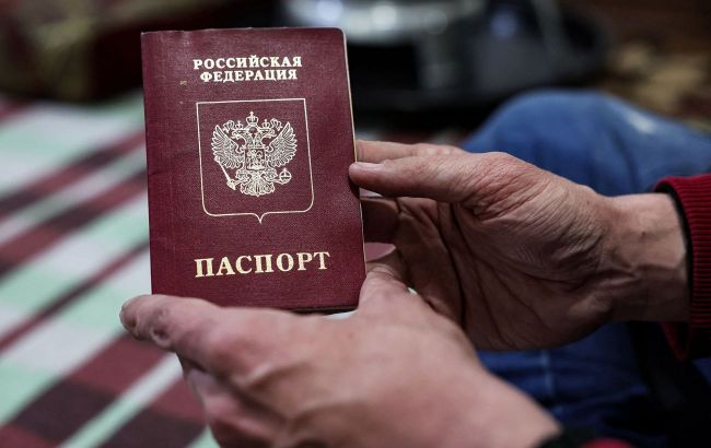 Russians deprive Ukrainians in occupation of their rights if they do not obtain Russian passport