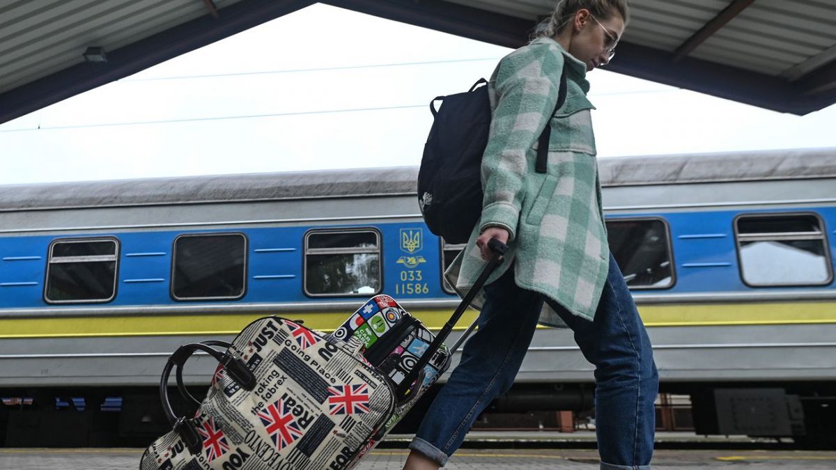 Way home. War - not the only threat to Ukrainian unity