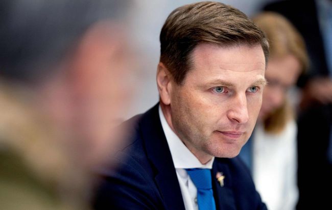 Estonia's defense minister resigns over &euro;70 million Ukraine ammunition deal
