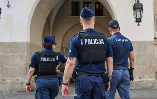 19-year-old attacks students and teacher with knife at school in Poland