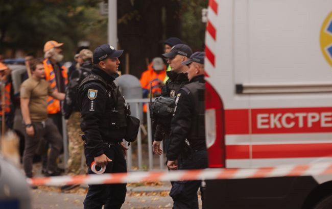 Russia strikes bus station in Kherson region, killing man and injuring woman