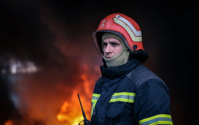Russian strike on warehouses in Kyiv region kills 27, injures over 40