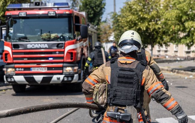 Russian drone attack hits Ukrainian rescue team in Sumy