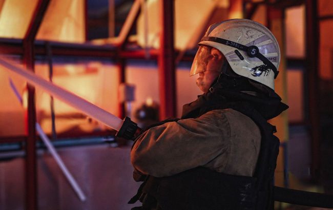 Drone fragments fall on Kyiv school during attack