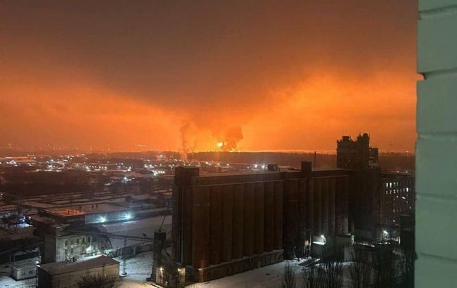 Drones strike Transneft oil depot in Russia's Bryansk, fire breaks out