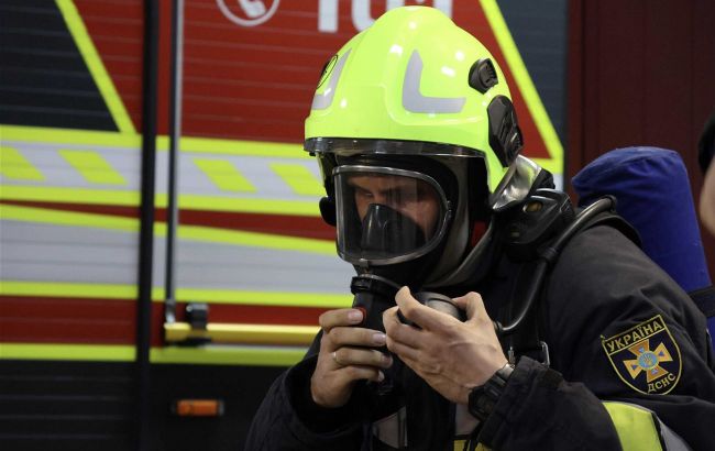 Russia struck Poltava: Fire engulfs large warehouse