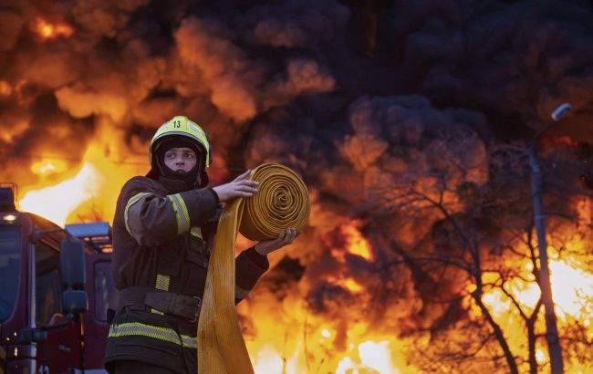 Russia strikes Ukraine's Pavlohrad: City hit by multiple fires, casualties reported, footage