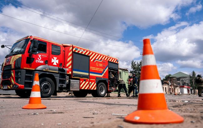 Drone strike in Sumy targets factories and school, leaves casualties
