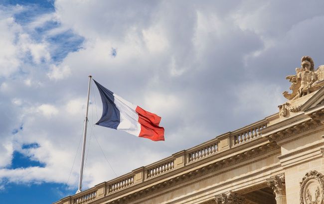 France faces political shake-up as defense chief steps down