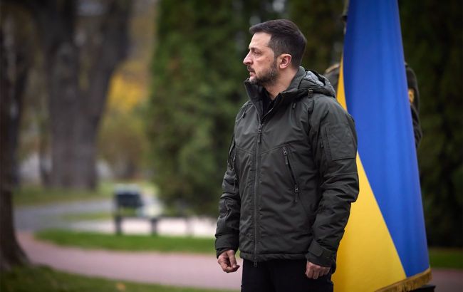 Zelenskyy visits frontline in Ukraine's Zaporizhzhia region