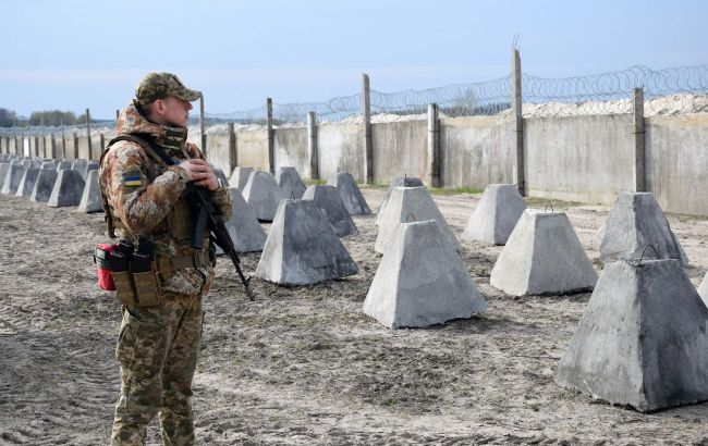 Ukrainian Armed Forces showcase border reinforcements with Belarus