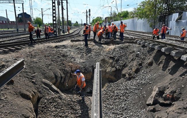 Russia kills 7 people in targeted strike on Kyiv rail depot