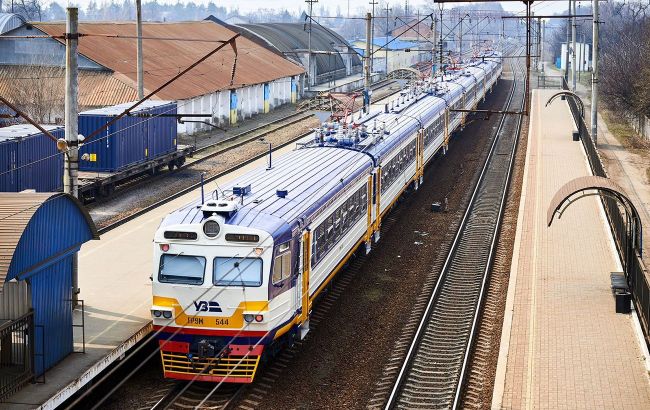 Russian attack hits Kyiv railways, train delays reported