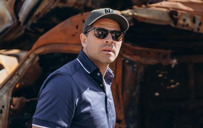 Misha Collins visits Kyiv: Supernatural star poses amidst destroyed Russian equipment