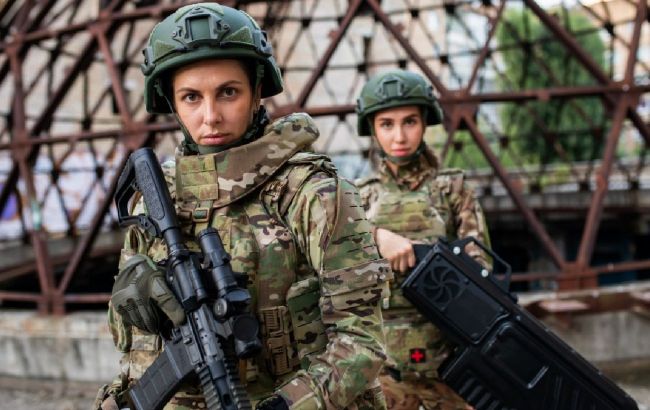 Ukraine created the first armored suit for women - Photos