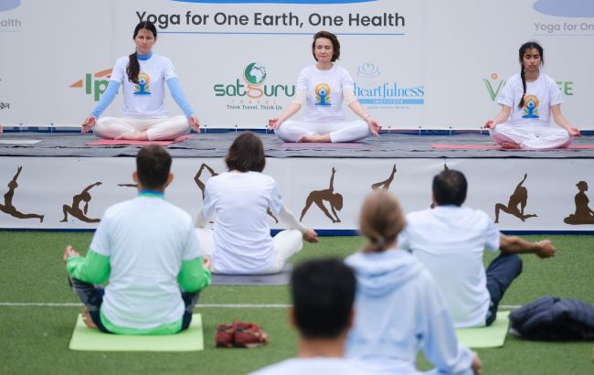 Harmony under the sun: Kyiv celebrates International Yoga Day with global community