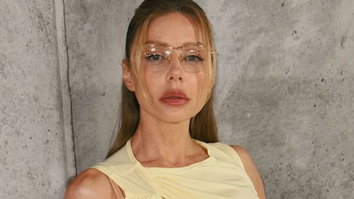 Ukrainian singer's perfect summer look: Dress with cutouts, stylish draping and pop of color