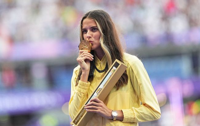 'I knew I'd win': Mahuchikh relives her unforgettable gold at Paris Olympics (video)