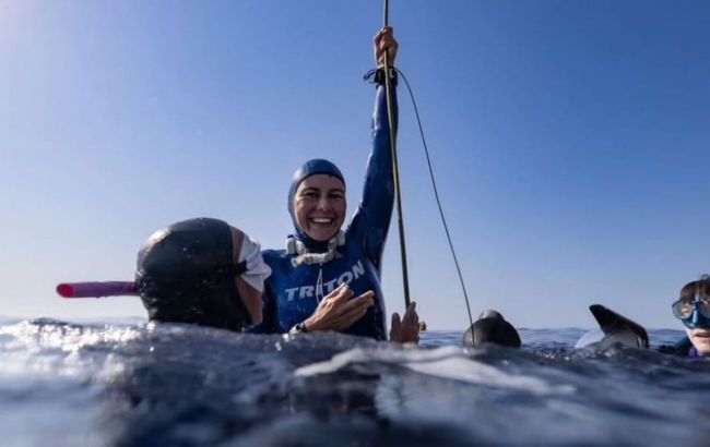 Ukrainian dives height of Statue of Liberty and becomes freediving world champion