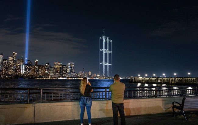 2,977 lights in memory of 9/11 victims: Twin Towers recreated over New York