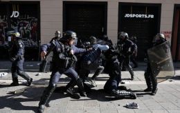 Fresh wave of protests sweeps France, targeting Macron and Le Pen