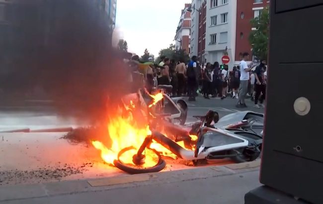 PSG victory sparks chaos in Paris: Riots and mass arrests reported