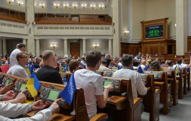 Ukraine's parliament backs exit from anti-personnel mine treaty